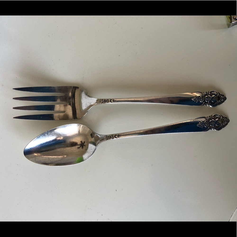 Serving Fork, Serving Spoon in Oneida Prestige Silverplate - Distinction Pattern